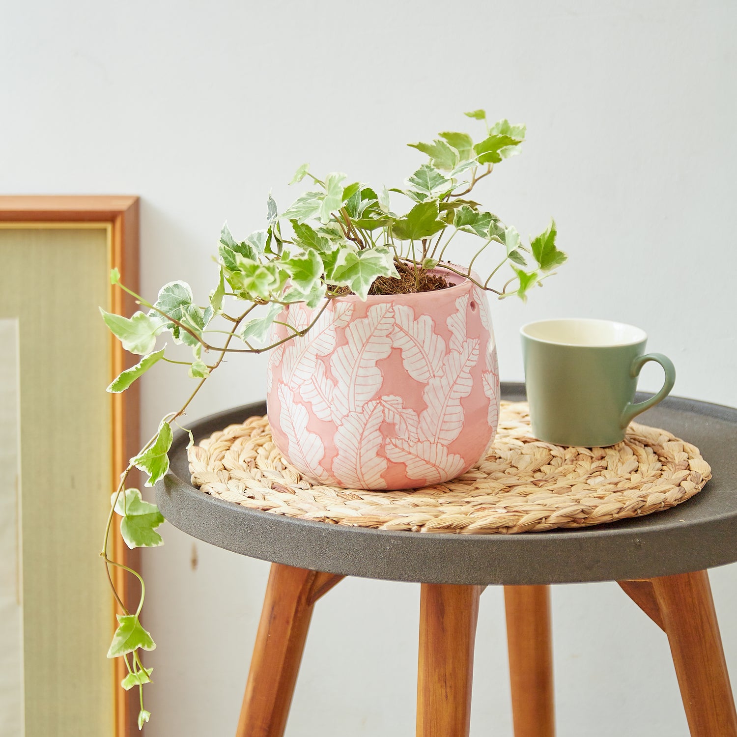 macrame plant hanger table Pink Hanging Planter with Macrame Plant Hanger – GomQ